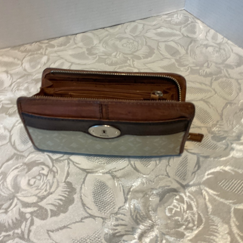 Fossil Zip Around Wallet Womens OS Brown Good Canvas Leather Logo Keyhole Clutch